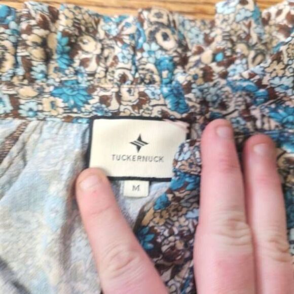 Tuckernuck Robin's Egg Floral Schuyler Blouse sz Medium - Picture 3 of 4